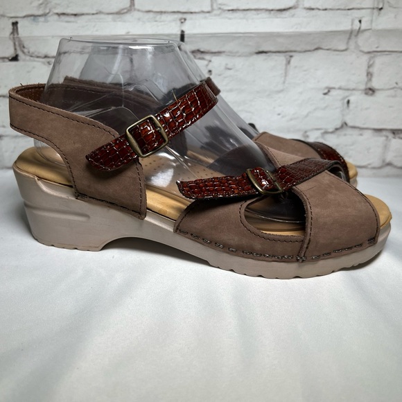 Sanita Two Tone Open Toe Clog Sandals Heels Leather Size 9 US 40 EU Buckle EUC - Picture 5 of 14